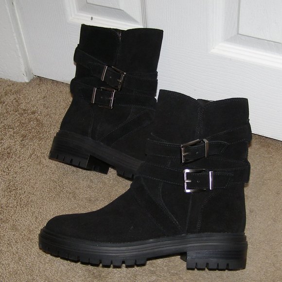 NEW size 8.5 Vince Camuto Black Suede Ankle boots - Picture 11 of 11